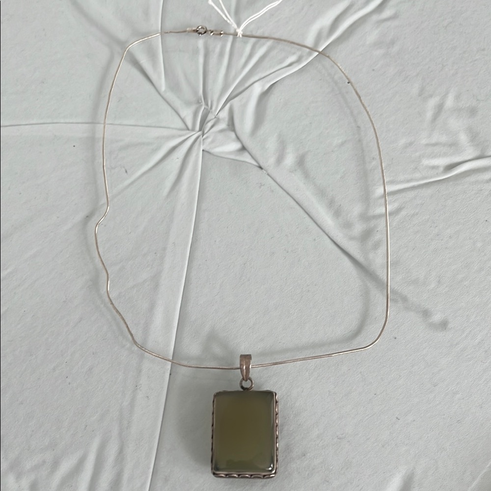 Elegant Silver Pendant Necklace